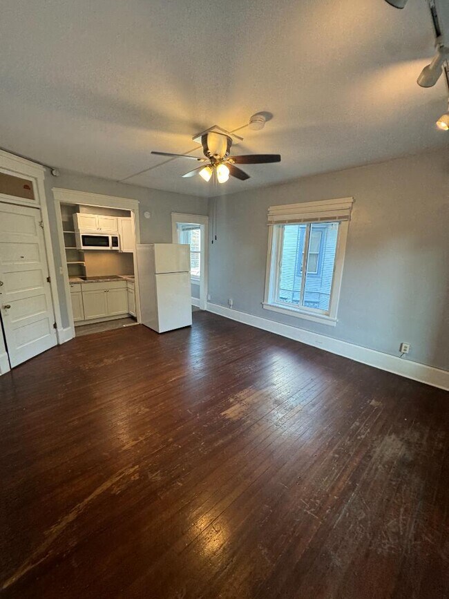 Foto del edificio - 602 E Grove St