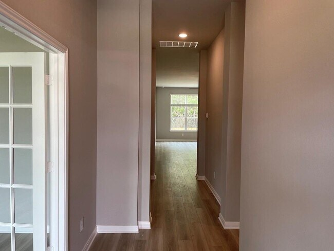 Building Photo - 5625 St Charles Dr