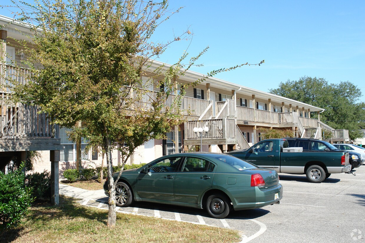Building Photo - 1808 Tsuga Way