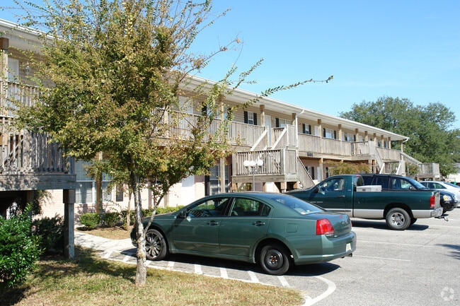 Building Photo - Oakmont Village