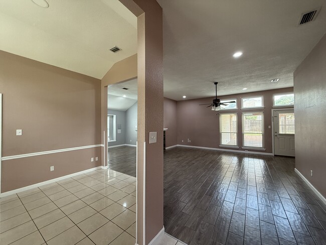 Building Photo - 7013 Jack Franzen Dr