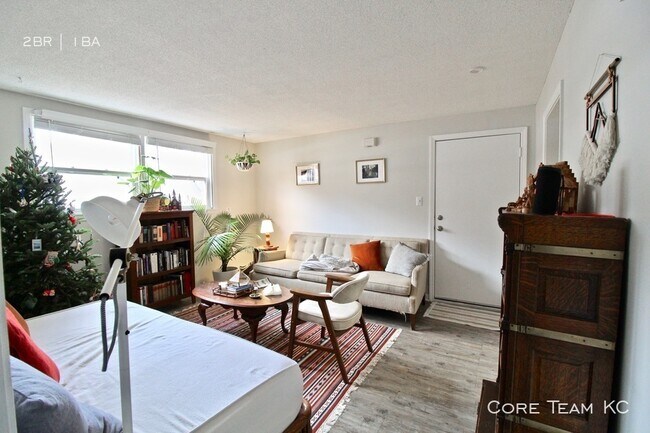 Building Photo - 2 Bedroom Close To KU Med!