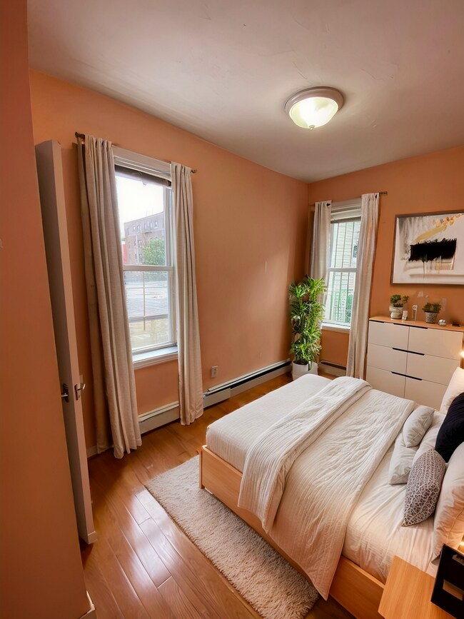 Building Photo - 9/1 No Fee! Spacious, updated 3BR apartment near Brigham Circle, Northeastern!