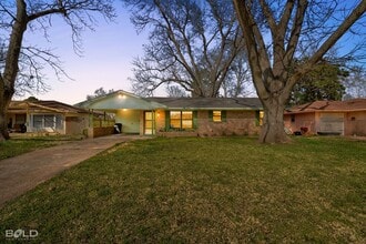 Building Photo - 1213 Jane Ln