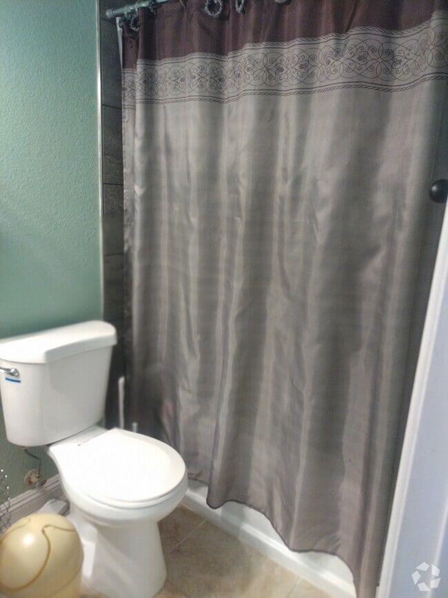 Bathroom - 277 N Lamb Blvd