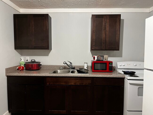 Kitchen - 1171 Holt Ave