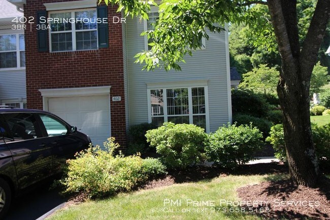 Building Photo - Whitehouse Station - 3BR / 2.5 Bath townhome