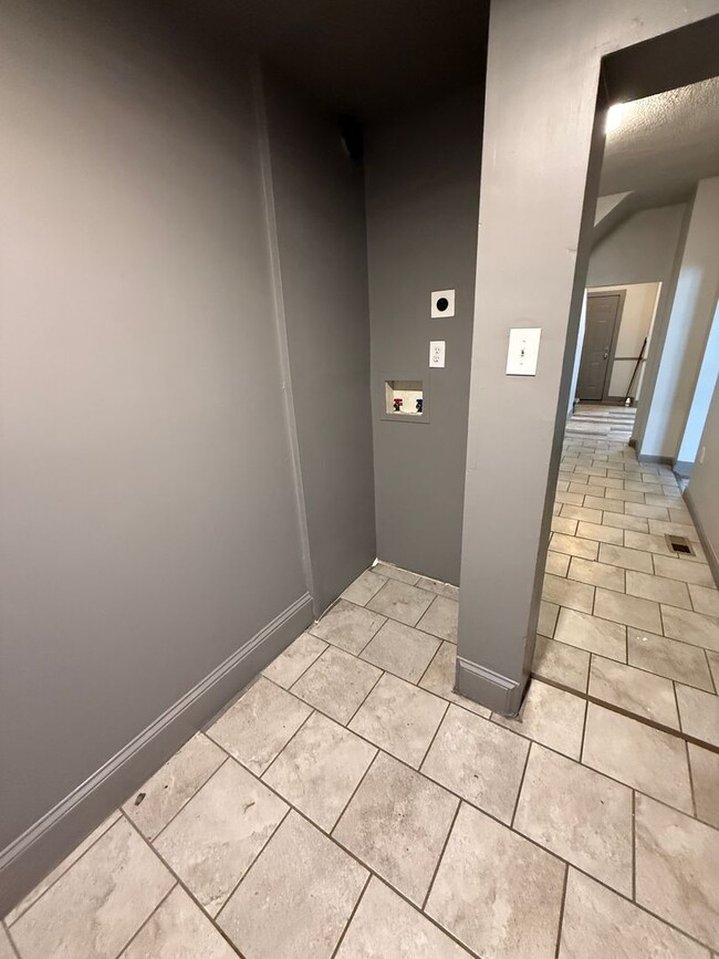 Foto del edificio - 4027 Belwood Ave
