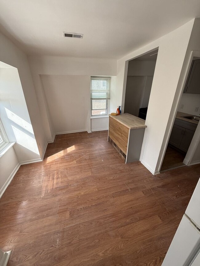 Photo - 513 Brinton St Apartment