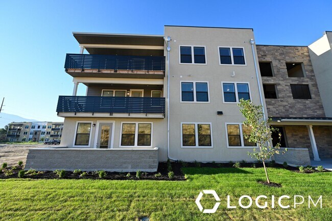 Building Photo - BRAND NEW CONDO IN EXCELLENT LOCATION!