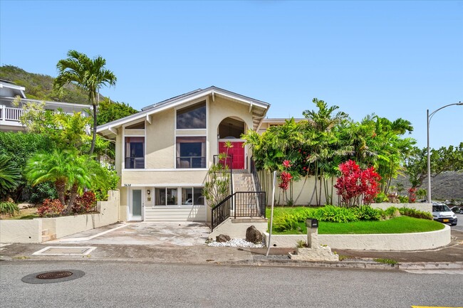 Building Photo - 7438 Mokuhano Pl