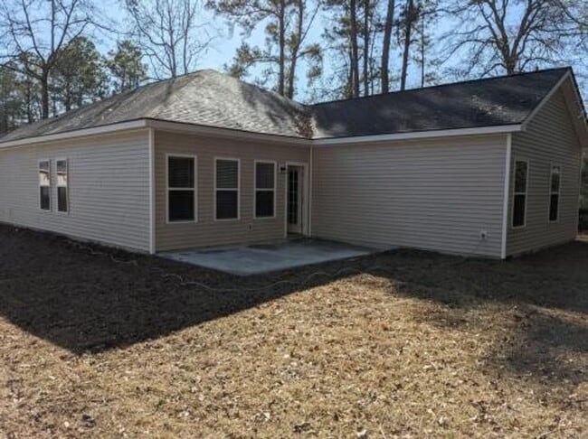 Building Photo - Beautiful 3 Bedroom Home