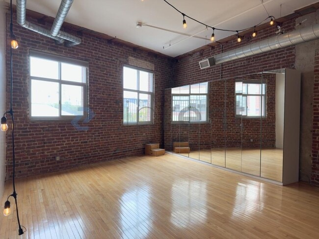 Building Photo - 500 Molino St