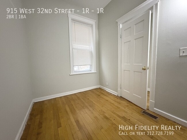 Foto del edificio - 915 W 32nd St