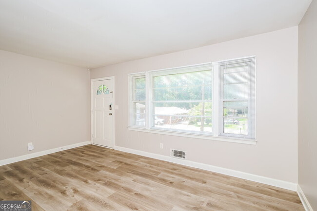 Building Photo - 4244 Boling Dr