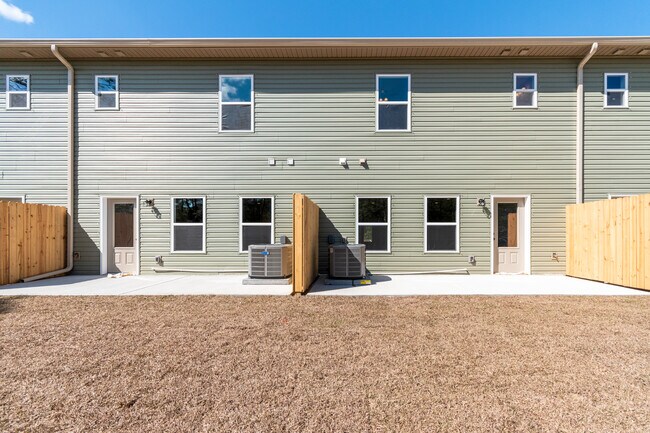 Building Photo - 1710 Sound Haven Ct