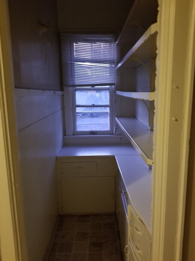Pantry - 2413 N 37th St