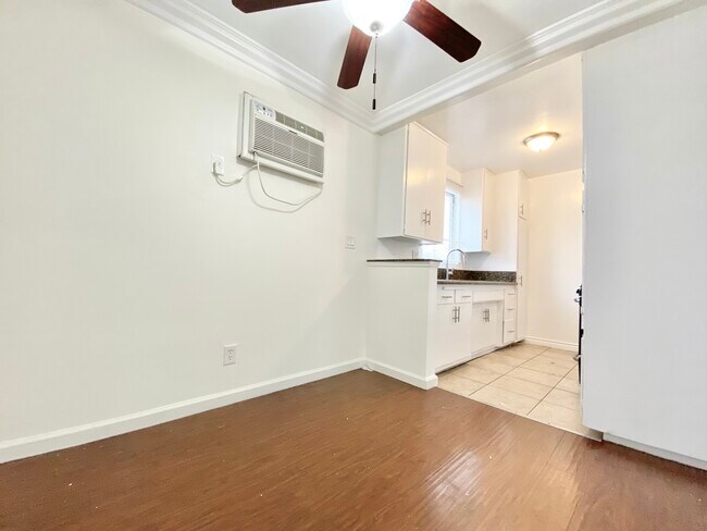 Building Photo - 5226 Lexington Ave Los Angeles, CA 90029