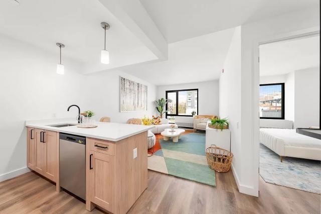 Foto del edificio - 2 bedroom in BRONX NY 10455