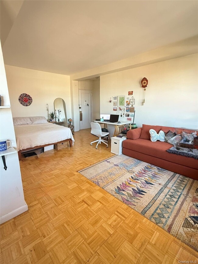 Foto del edificio - 64-34 102nd St