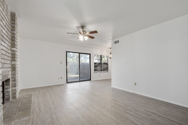 Building Photo - 9024 Sawtooth Ln