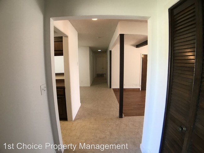 Foto del edificio - 4541 Altamesa Blvd