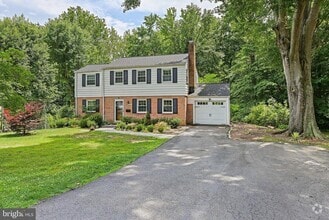 Building Photo - 7623 Highland St