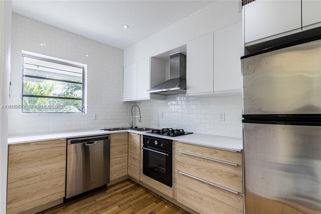 Building Photo - 1130 Venetian Way