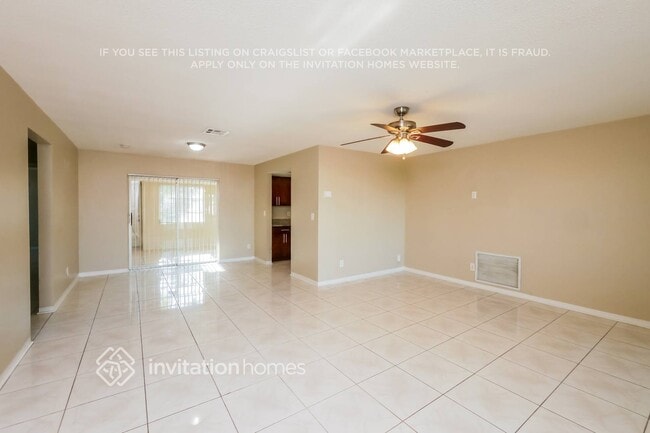 Building Photo - 700 S Rainbow Dr