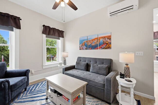 Foto del edificio - 5502 Liberty Ave