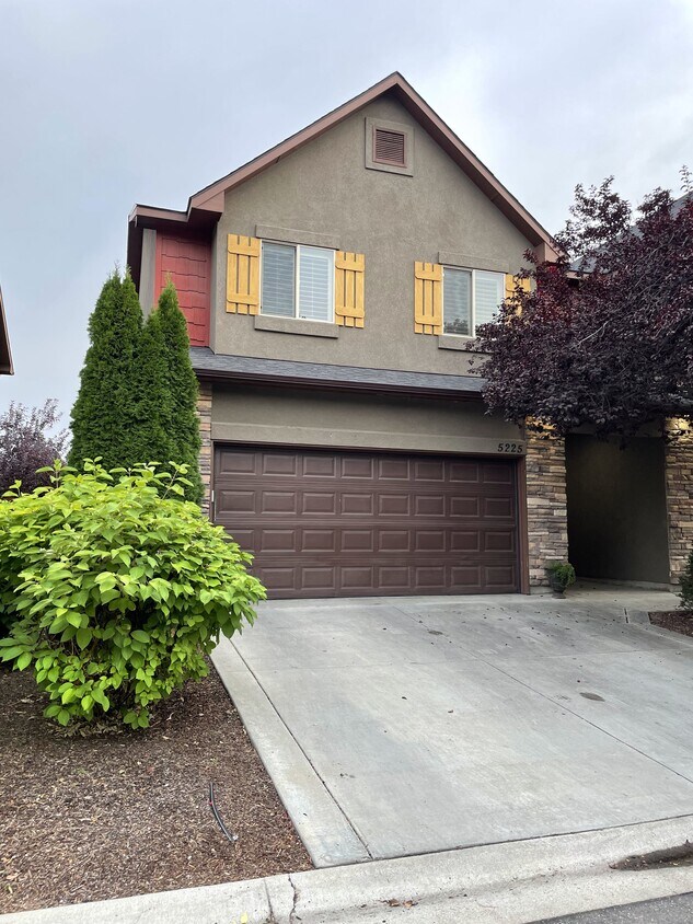 5225 W Morris Hill Rd Unit 16, Boise, ID 83706 Condo for Rent in