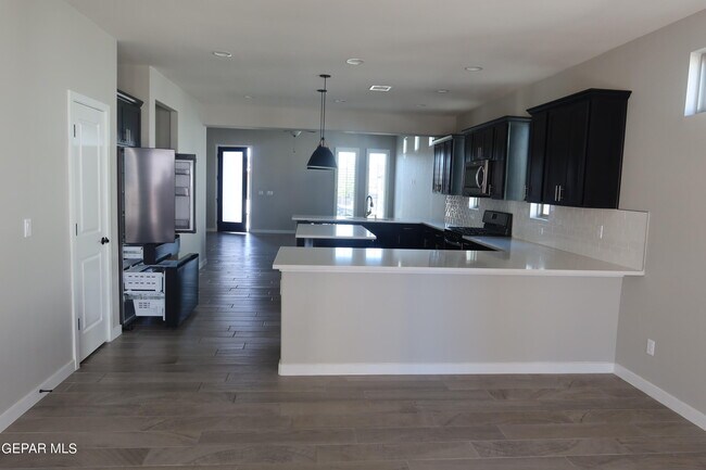Foto del edificio - 13580 Doncaster St