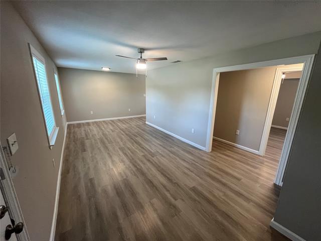 Foto del edificio - 936 Pindar Ave