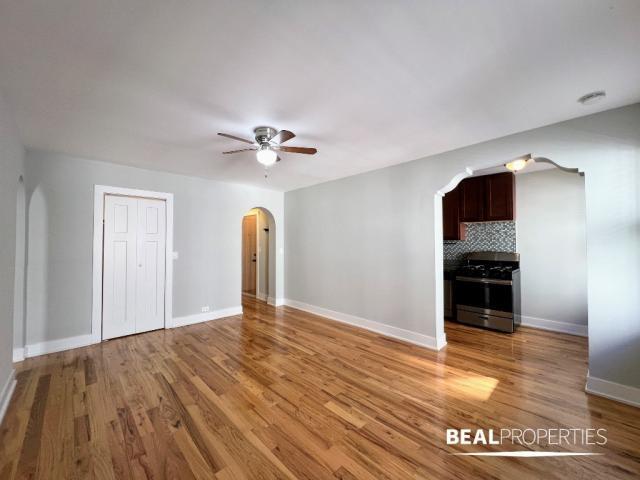 Building Photo - 2 bedroom in CHICAGO IL 60657