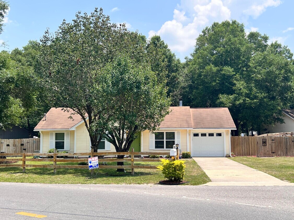 217 Brookmeade Dr, Crestview, FL 32539 House Rental in Crestview, FL