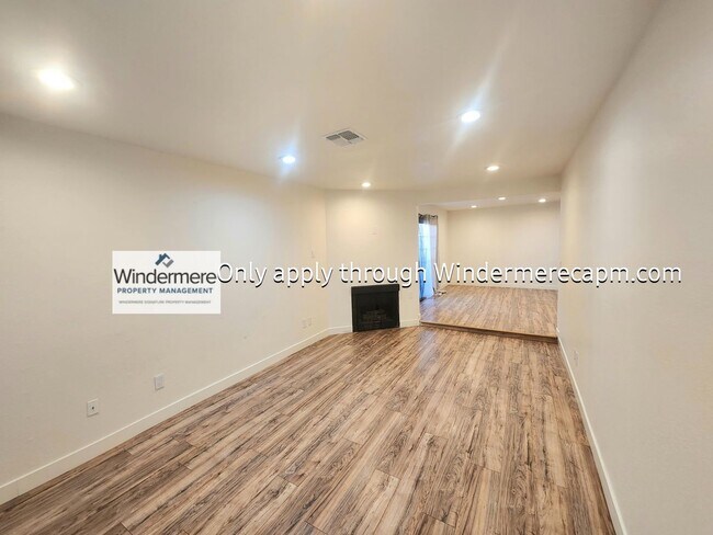 Foto del edificio - Cozy Halfplex in Citrus Heights- Available Now!