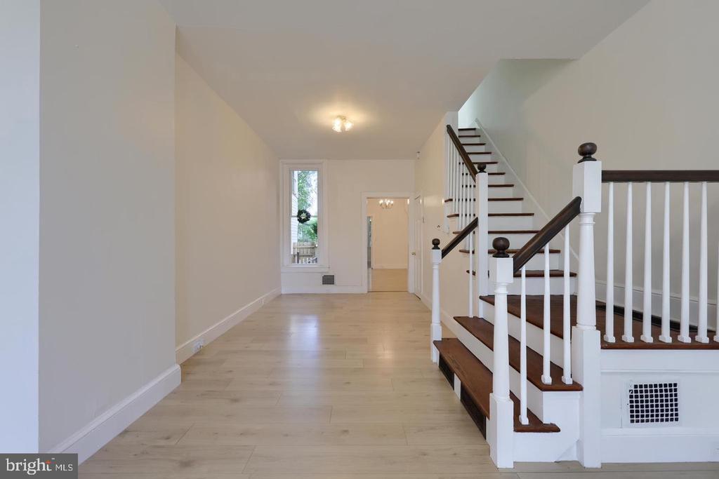 Foto del edificio - 566 N Plum St