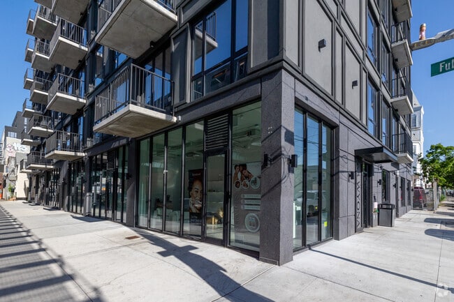 Building Photo - 2715 Fulton St
