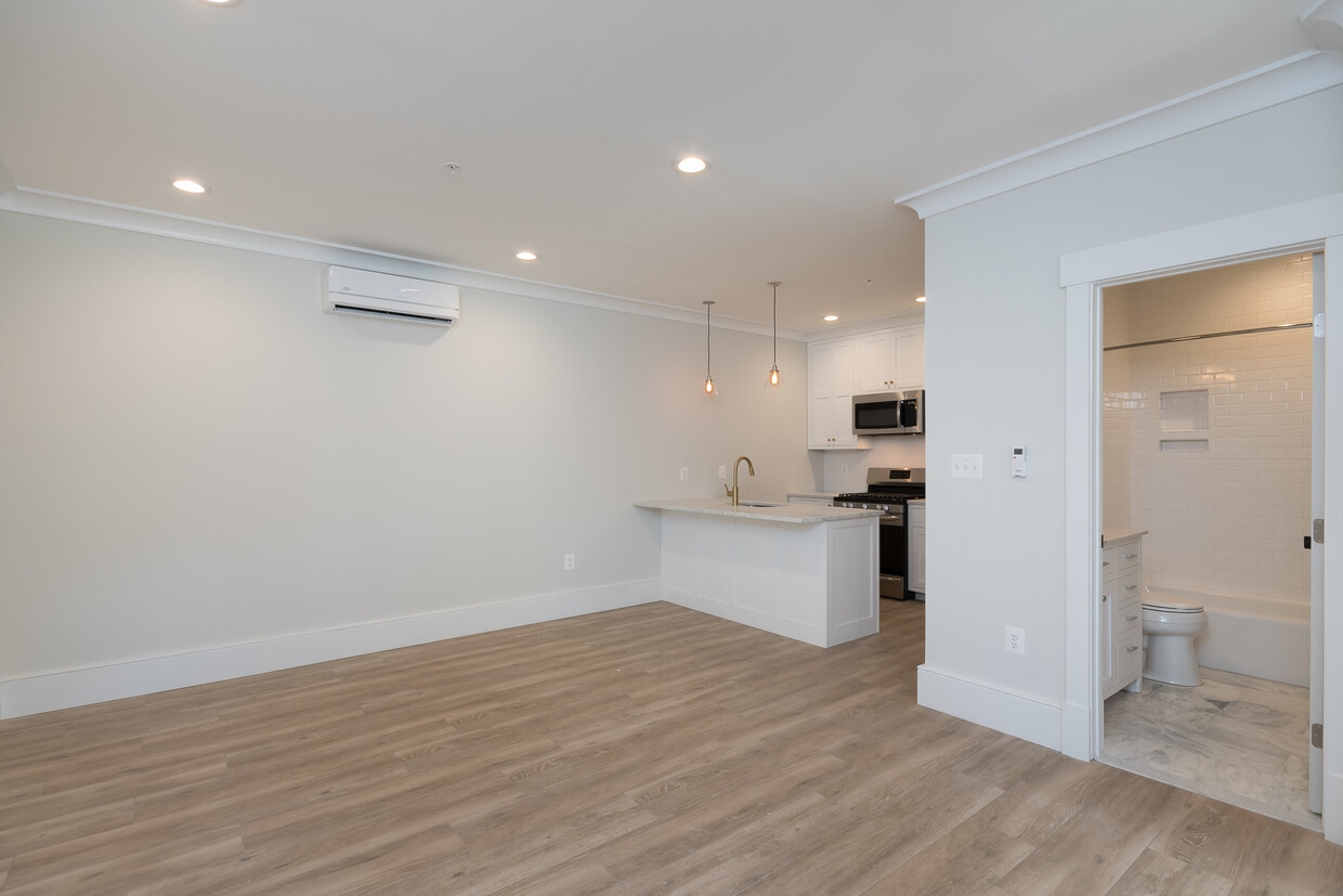 Gorgeous finishes - 504 C St NE