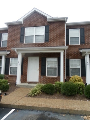 Building Photo - 324 Stewarts Landing Cir