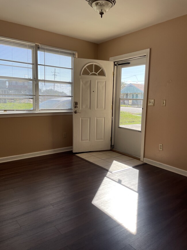 Front room_2 - 7925 Danube Rd