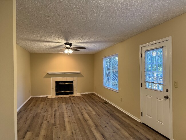 Foto del edificio - 7726 Farmsbury Dr