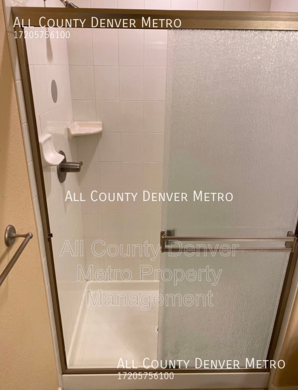 Building Photo - 5024 Everett St