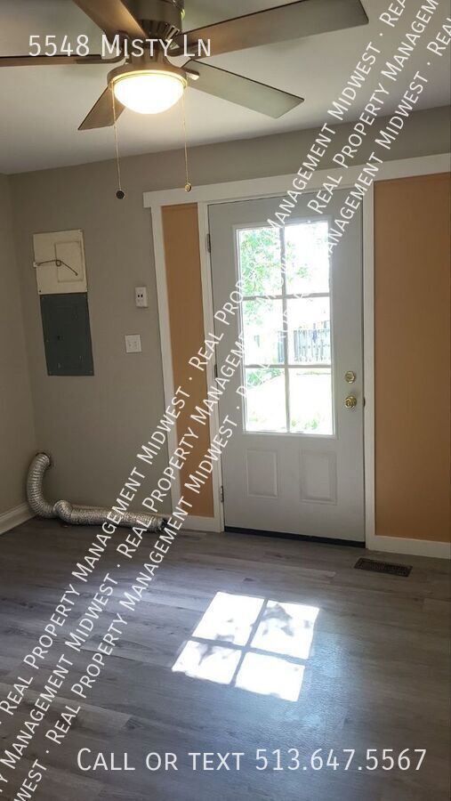 Foto del edificio - 5548 Misty Ln