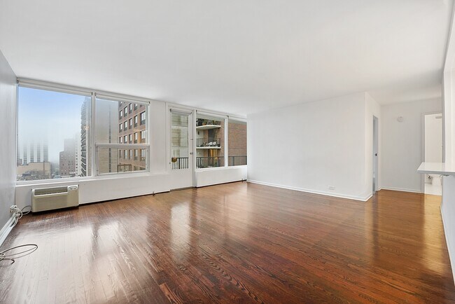 Building Photo - 1400 N State Pkwy