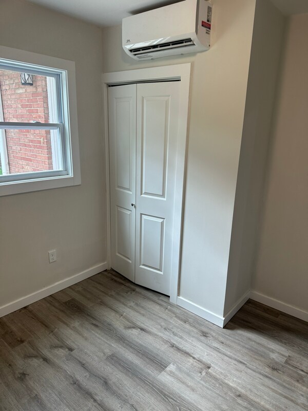 Foto del edificio - 4233 E 38th St