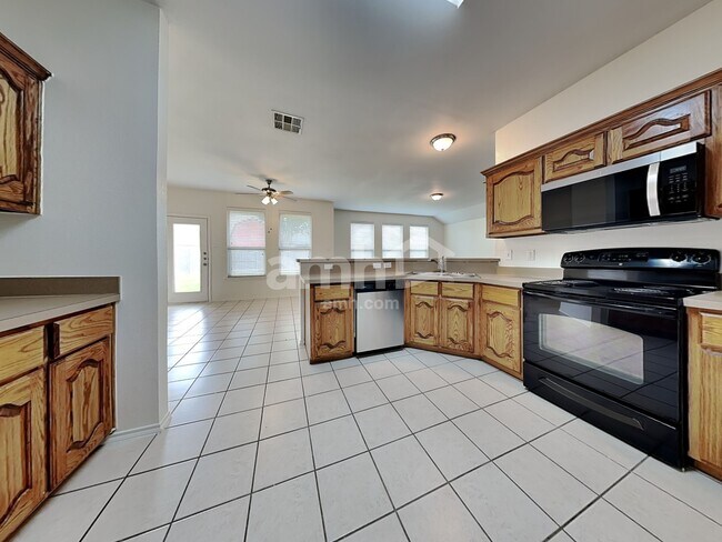 Foto del edificio - 617 Chestnut Ct