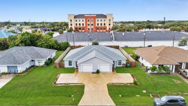 Foto del edificio - 326 SE 16th Pl