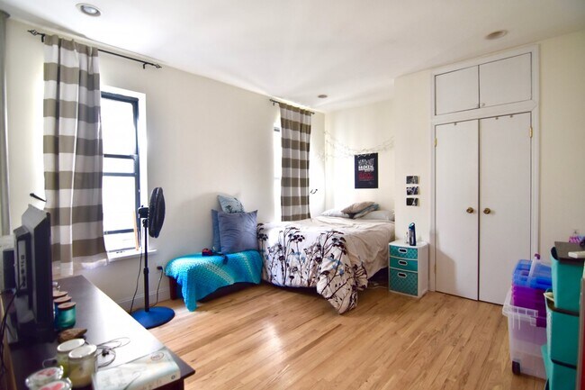 Foto del edificio - 654 W 161st St