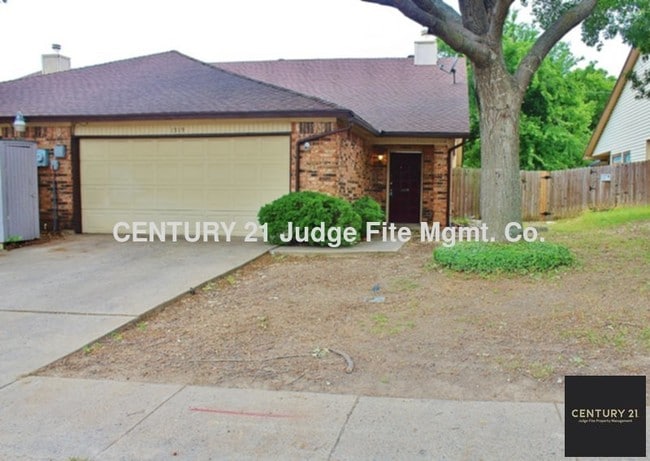 Building Photo - Cozy 3/2/2 duplex in Duncanville For Rent!
